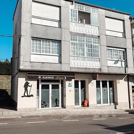 Affordable Lecer Sobrado Хостел *